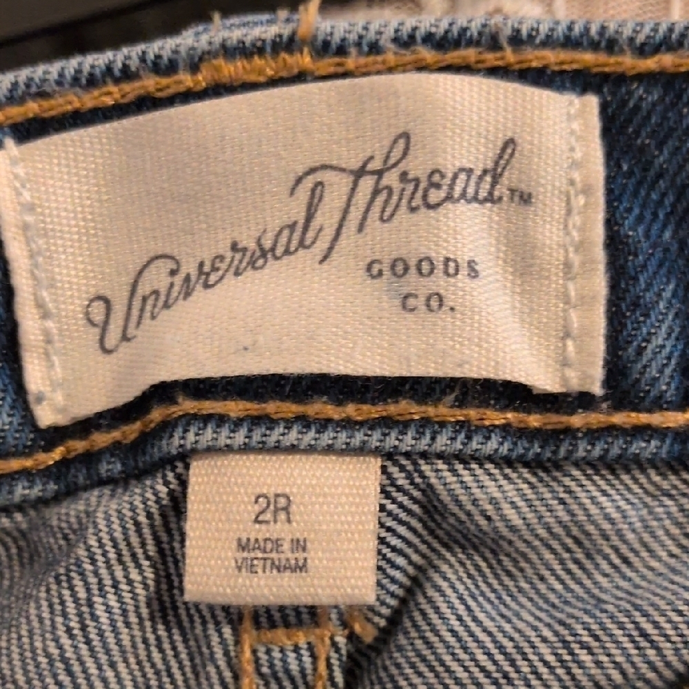 Universal Thread Blue Boyfriend Jeans Relaxed Fit - Picture 2 of 3